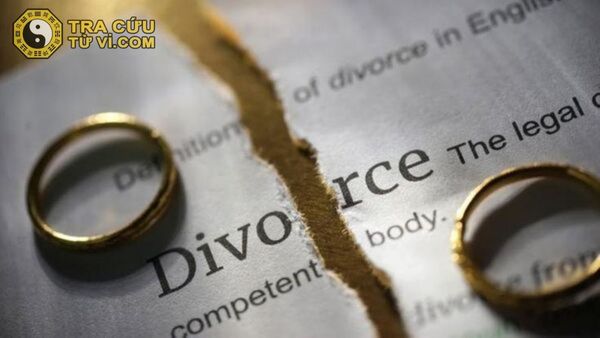 Phá Quân chiếu cung Phu Thê, nam mệnh gặp nhiều khó khăn trong hôn nhân, có thể ly hôn rồi tái giá